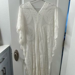 Elegant Lace Swim Cover Over. BRAND NEW WO TAGS.